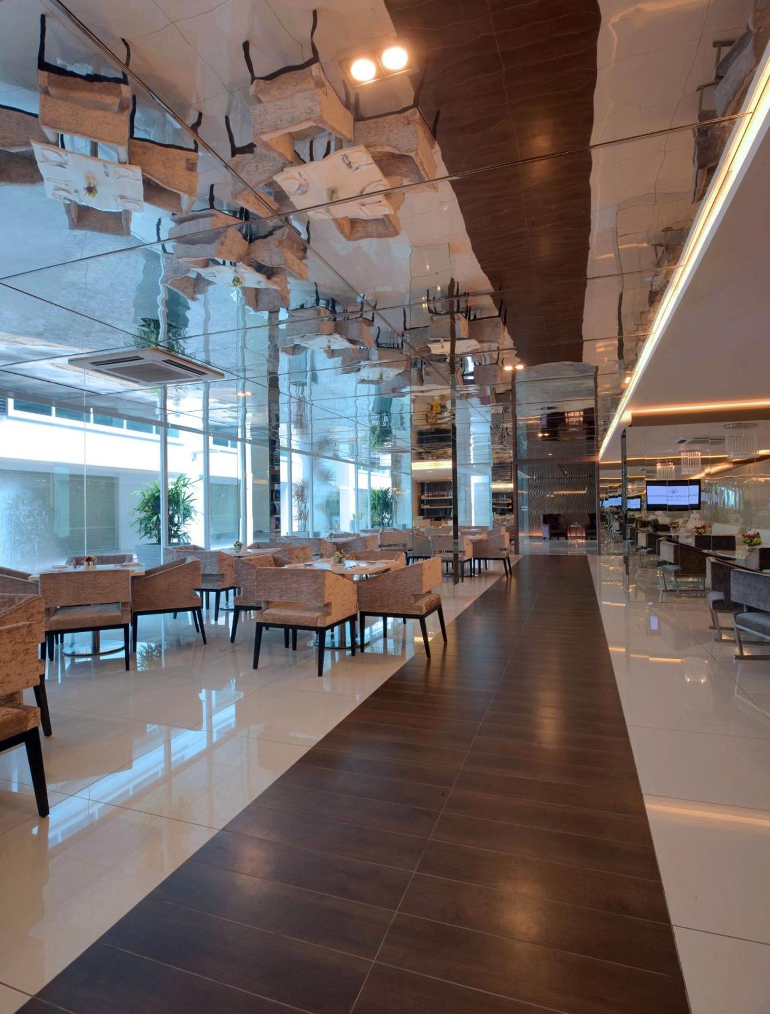 Damas Suites & Residences Kuala Lumpur Esterno foto