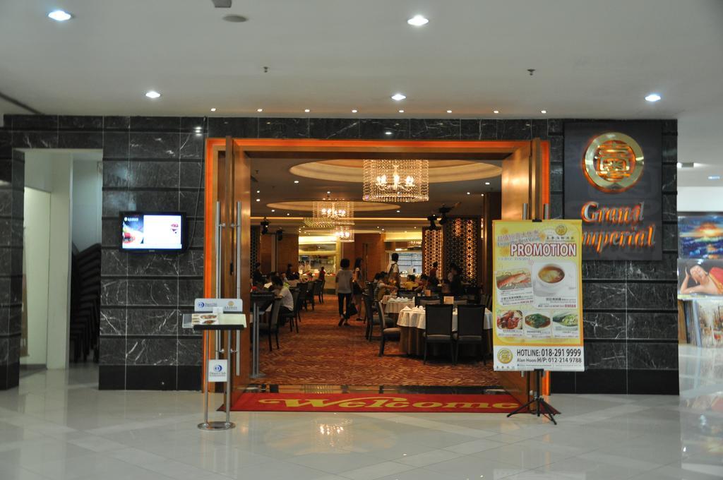 Damas Suites & Residences Kuala Lumpur Esterno foto
