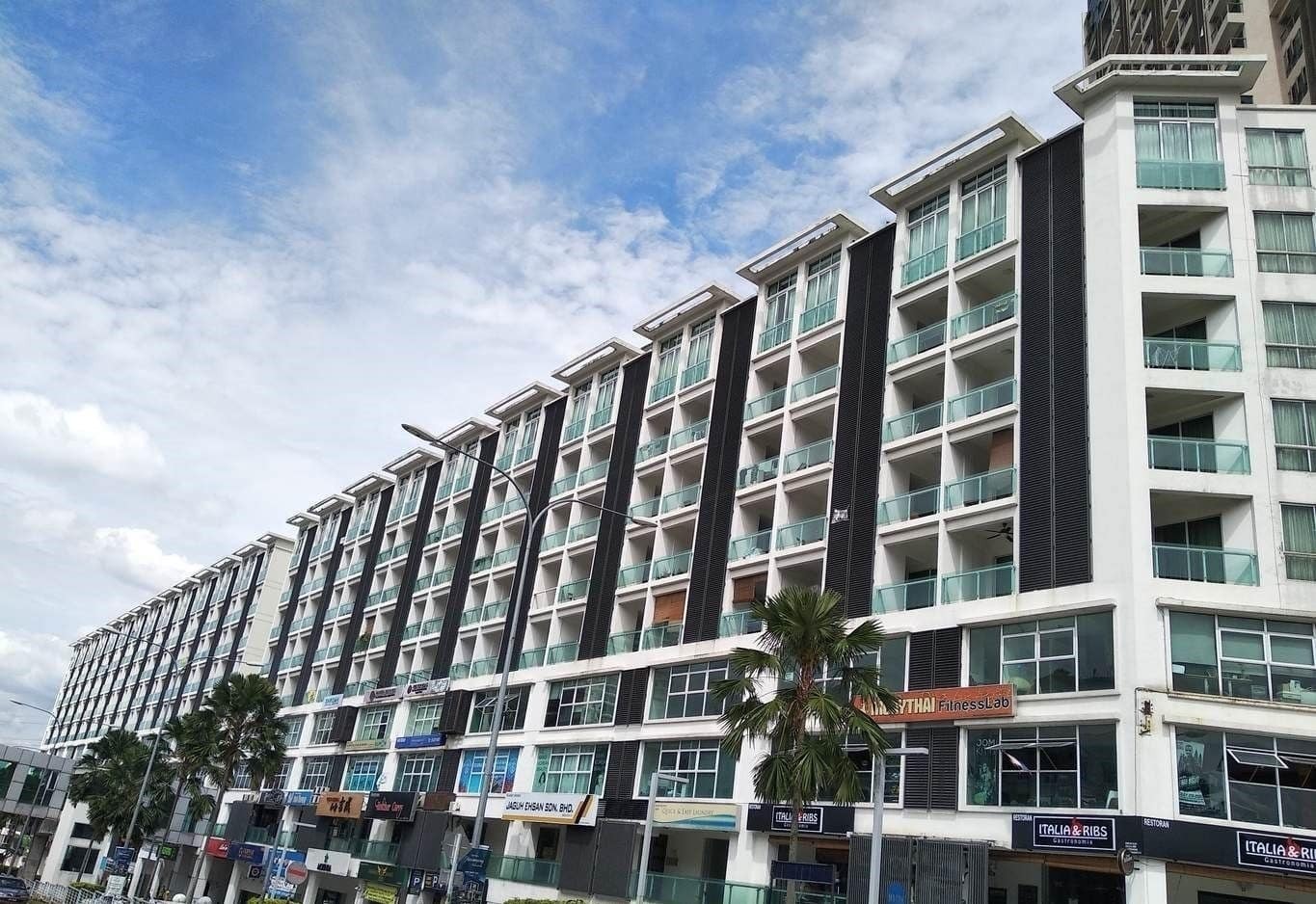 Damas Suites & Residences Kuala Lumpur Esterno foto